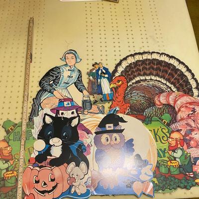 LOT 15B: Vintage Cardboard Holiday Decorations