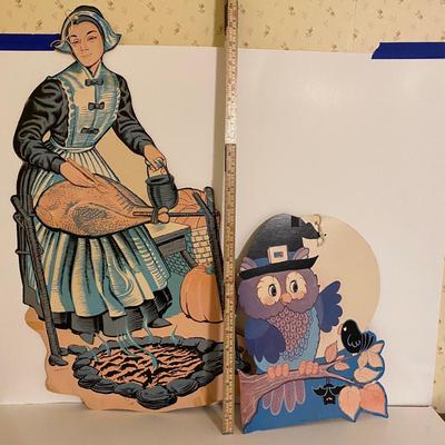 LOT 15B: Vintage Cardboard Holiday Decorations