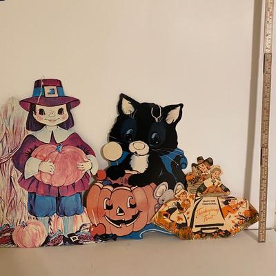 LOT 15B: Vintage Cardboard Holiday Decorations