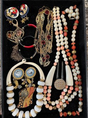 Costume Jewelry Lot - Y - Necklaces, Bracelets, Hairpin, Key chain