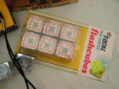 4 old film cameras, assorted types/styles/film types. 15 flash cubes