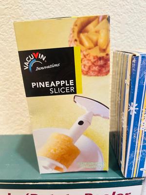 APPLE/POTATO PEELER, TOMATO/MOZZARELLA SLICER, PINEAPPLE SLICER AND MINI MULTI GRATER