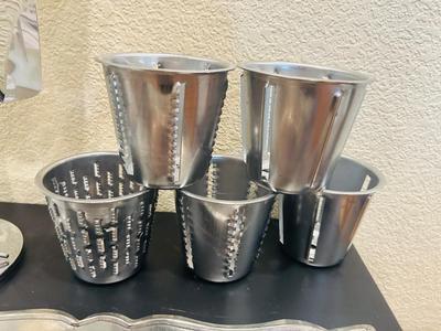 KING CUTTER, SILVER PLATED DISH AND ALUMINUM SERVING TRAY