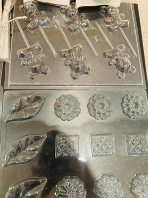 COOKIE CUTTERS, MINT MOLDS, SIMPLEX CAKE CUTTER, ROLLING COOKIE CUTTER AND MULTI GRATER
