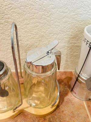 KRUPS 4 CUP COFFEE MAKER, BAKE IN SKILLET BROWNIE MIX, SYRUP DISTRIBUTION JARS, COFFEE/TEA CUP GIFT SET