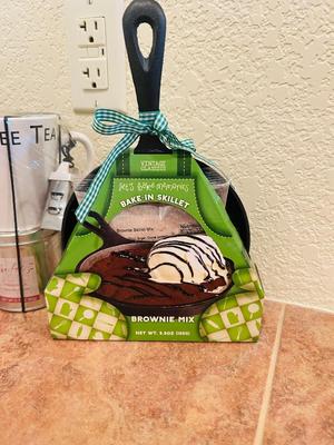 KRUPS 4 CUP COFFEE MAKER, BAKE IN SKILLET BROWNIE MIX, SYRUP DISTRIBUTION JARS, COFFEE/TEA CUP GIFT SET