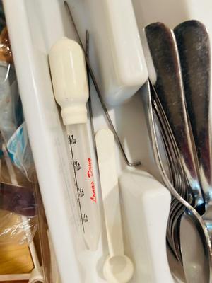 WALCO FLATWARE AND VARIOUS KITCHEN UTENSILS