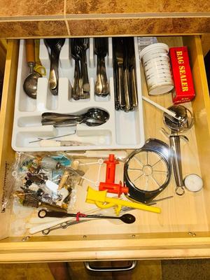 WALCO FLATWARE AND VARIOUS KITCHEN UTENSILS