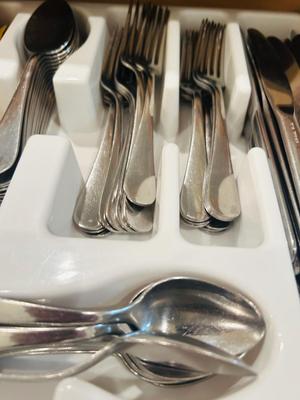 WALCO FLATWARE AND VARIOUS KITCHEN UTENSILS