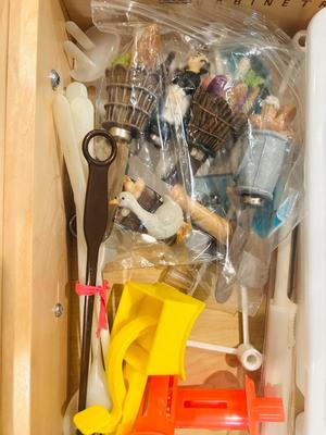 WALCO FLATWARE AND VARIOUS KITCHEN UTENSILS