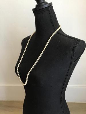 Very beautiful pearl necklace