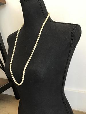Very beautiful vintage pearl necklace