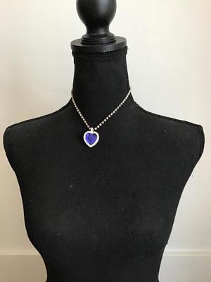 Very pretty blue heart necklace