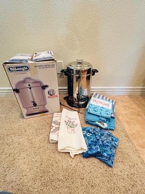 DeLONGHI ULTIMATE COFFEE URN* 60 CUP COFFEE MAKER* AND DISH TOWELS