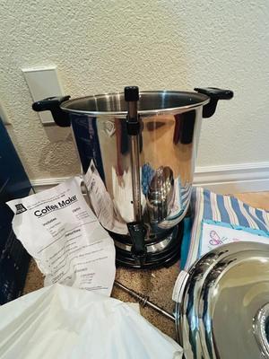 DeLONGHI ULTIMATE COFFEE URN* 60 CUP COFFEE MAKER* AND DISH TOWELS