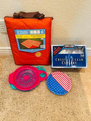 PICNICKING WITH THIS ALL WEATHER BLANKET PAPER PLATE HOLDERS, NAPKINS AND DISPOSABLE CUTLERY