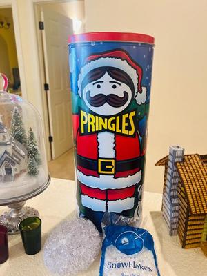 CHRISTMAS BATTERY OPERATED LIT CENTERPIECE