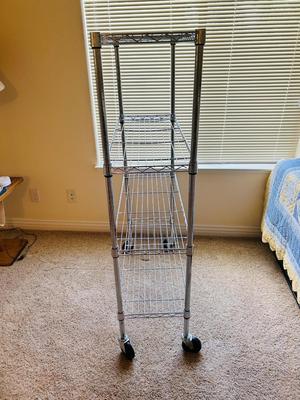 HEAVY WIRE SHELF ON CASTERS