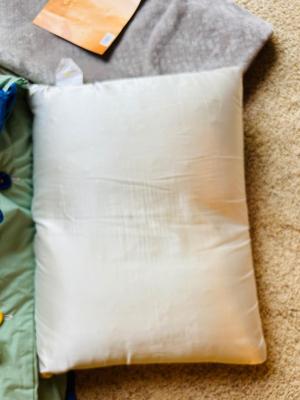 FULL SIZED DOWN FILLED COMFORTER 40 X 58 CHENILLE THROW & PILLOWS.