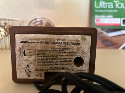 GRUNDIG FR200 AM/FM SHORTWAVE RADIO, VINTAGE MINI FAN, ELECTRIC 24HR TIMER, & PAPER/NAPKIN HOLDER