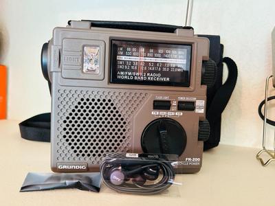 GRUNDIG FR200 AM/FM SHORTWAVE RADIO, VINTAGE MINI FAN, ELECTRIC 24HR TIMER, & PAPER/NAPKIN HOLDER