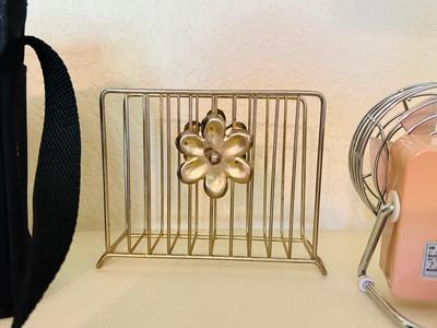 GRUNDIG FR200 AM/FM SHORTWAVE RADIO, VINTAGE MINI FAN, ELECTRIC 24HR TIMER, & PAPER/NAPKIN HOLDER