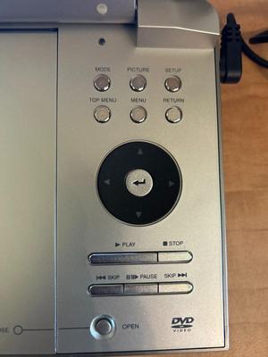 PANOSONIC SD-KP195N PORTABLE DVD PLAYER