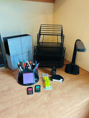 3 COLOR LIGHT DESK LAMP AND DESK ORGANIZATION SOLUTIONS