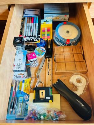 DRAWER FULL OF OFFICE SUPPLIES