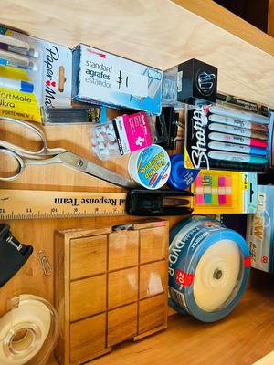 DRAWER FULL OF OFFICE SUPPLIES