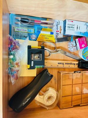 DRAWER FULL OF OFFICE SUPPLIES