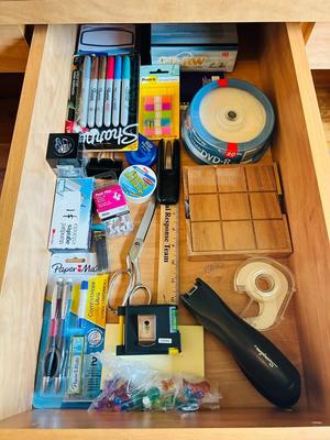 DRAWER FULL OF OFFICE SUPPLIES