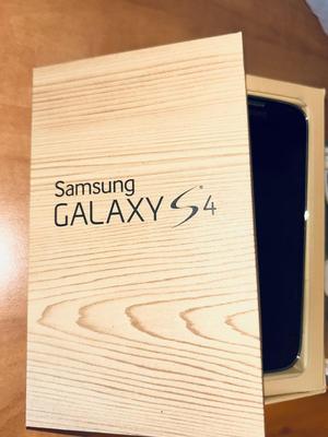 SAMSUNG GALAXY S4 CELL PHONE W/OTTERBOX AND 2 FLIP PHONES