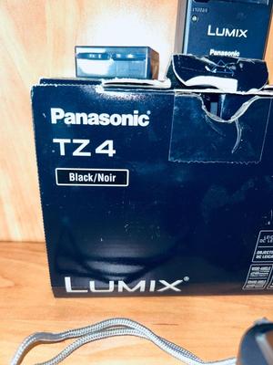 PANASONIC LUMIX DMC-TZ4 DIGITAL CAMERA WITH EXTRAS