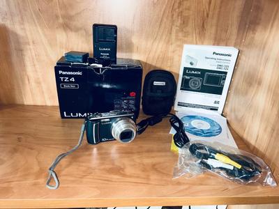 PANASONIC LUMIX DMC-TZ4 DIGITAL CAMERA WITH EXTRAS