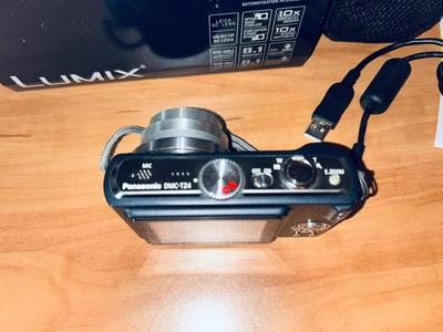 PANASONIC LUMIX DMC-TZ4 DIGITAL CAMERA WITH EXTRAS