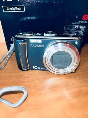 PANASONIC LUMIX DMC-TZ4 DIGITAL CAMERA WITH EXTRAS
