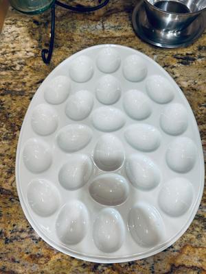 HORS D’OEUVRES, DEVILED EGGS AND CONDIMENT SERVERS