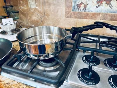 KITCHENCRAFT BY AMERICRAFT PANS AND TRAMONTINA FRYING PAN