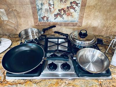 KITCHENCRAFT BY AMERICRAFT PANS AND TRAMONTINA FRYING PAN