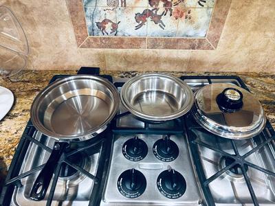 KITCHENCRAFT BY AMERICRAFT PANS AND TRAMONTINA FRYING PAN