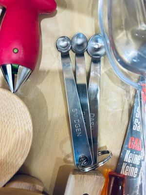 ORANGE-WOOD UTENSILS, CUTE MEASUREMENT SPOONS, AND OTHER UTENSILS