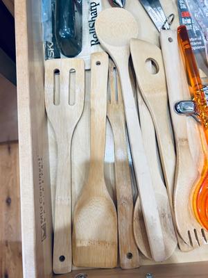 ORANGE-WOOD UTENSILS, CUTE MEASUREMENT SPOONS, AND OTHER UTENSILS