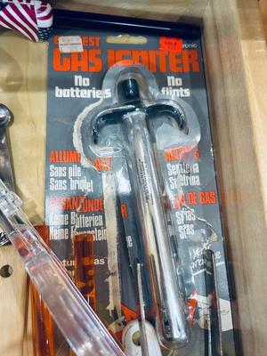 ORANGE-WOOD UTENSILS, CUTE MEASUREMENT SPOONS, AND OTHER UTENSILS
