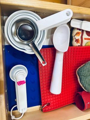 POT HOLDERS AND SOME MEASURING APPARATUS