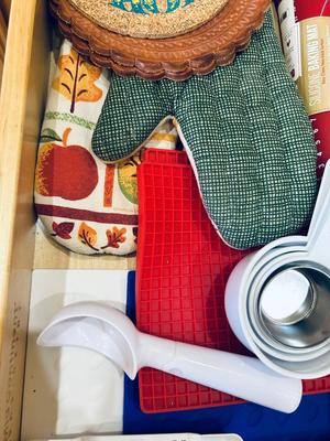 POT HOLDERS AND SOME MEASURING APPARATUS