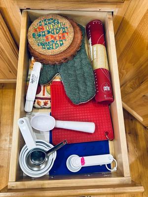 POT HOLDERS AND SOME MEASURING APPARATUS