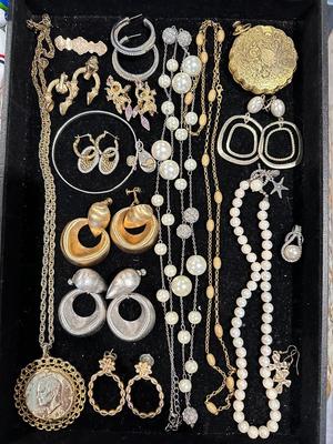 Costume Jewelry Lot A1- Gold Tone & Silver Tone w/ Eisenhower Dollar