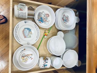 CORNING WARE, CANOPY AND ADORABLE VINTAGE CHILDREN'S DISHES