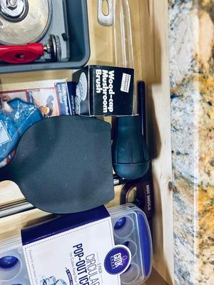 NEXT TO THE LAST LOT OF KITCHEN UTENSILS
